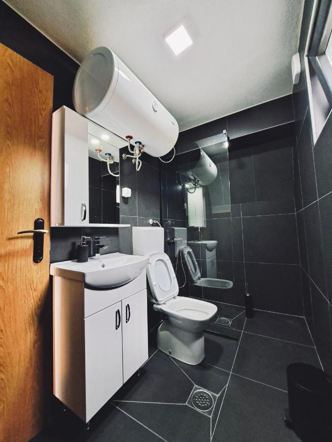 Fern Farm Tiny Home Mojkovac Exteriör bild